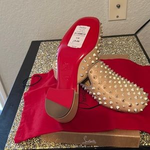 Brand new I’m dying to ware them but to small for me now True to size 6 1/2